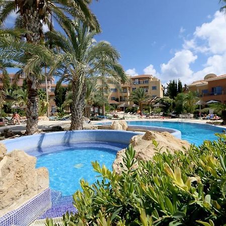Stylish 1 Bedroom Apartment In Limnaria Gardens بافوس الغرفة الصورة